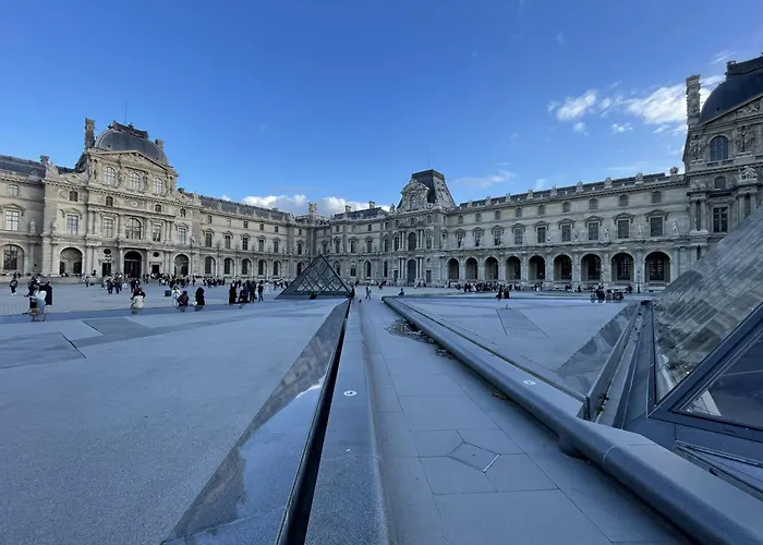 Louvre élégance De Charme París
